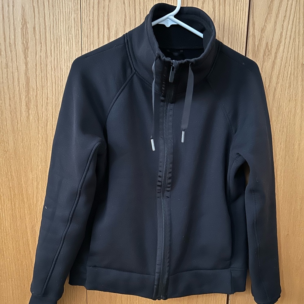 Lululemon fleece jacket very warm. Size 10. Very good condition. Zipped pockets